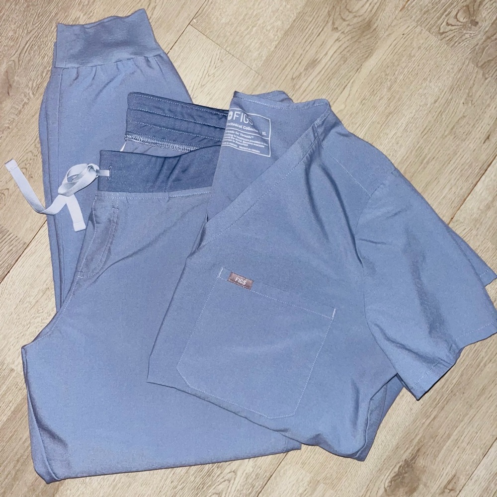 Figs scrubs set